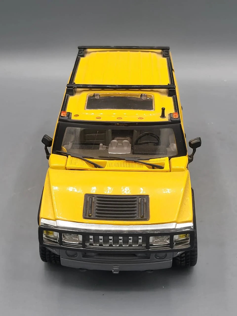 Maisto   Hummer  H2  Yellow