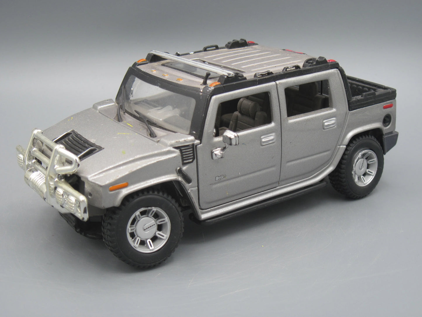 Maisto   Hummer H2  Silver