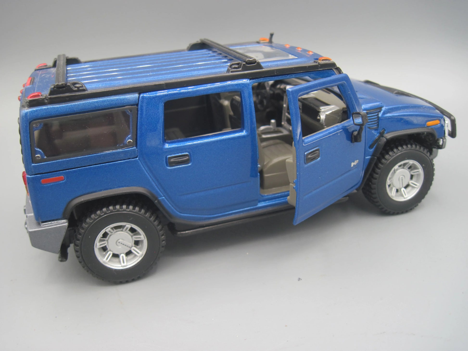 Maisto  Special Edition GM Hummer H2 SUV  Blue