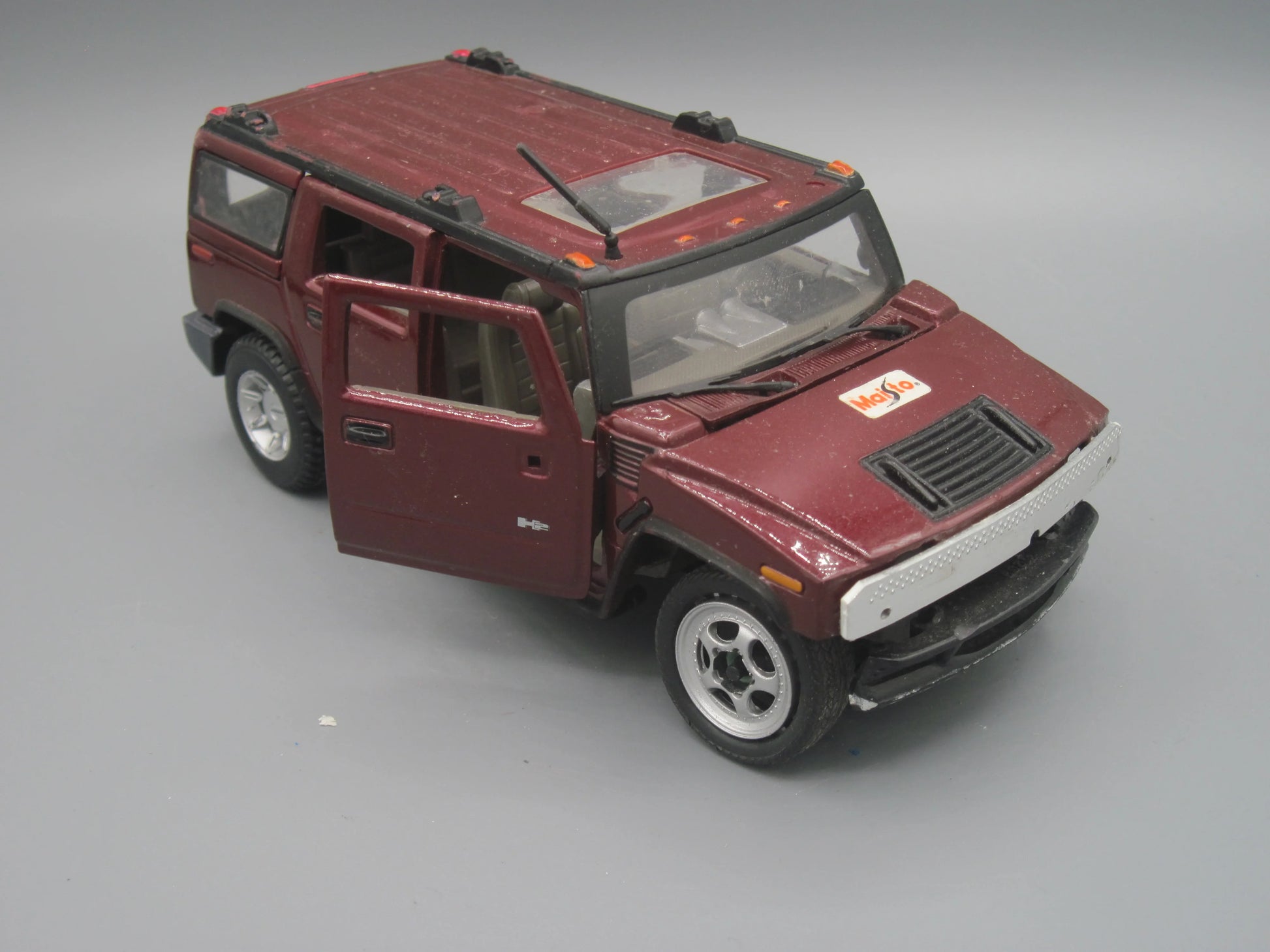Maisto   Hummer H2  Maroon