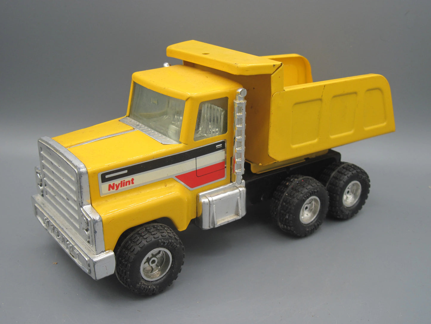 Nylint    Dump Truck  Yellow
