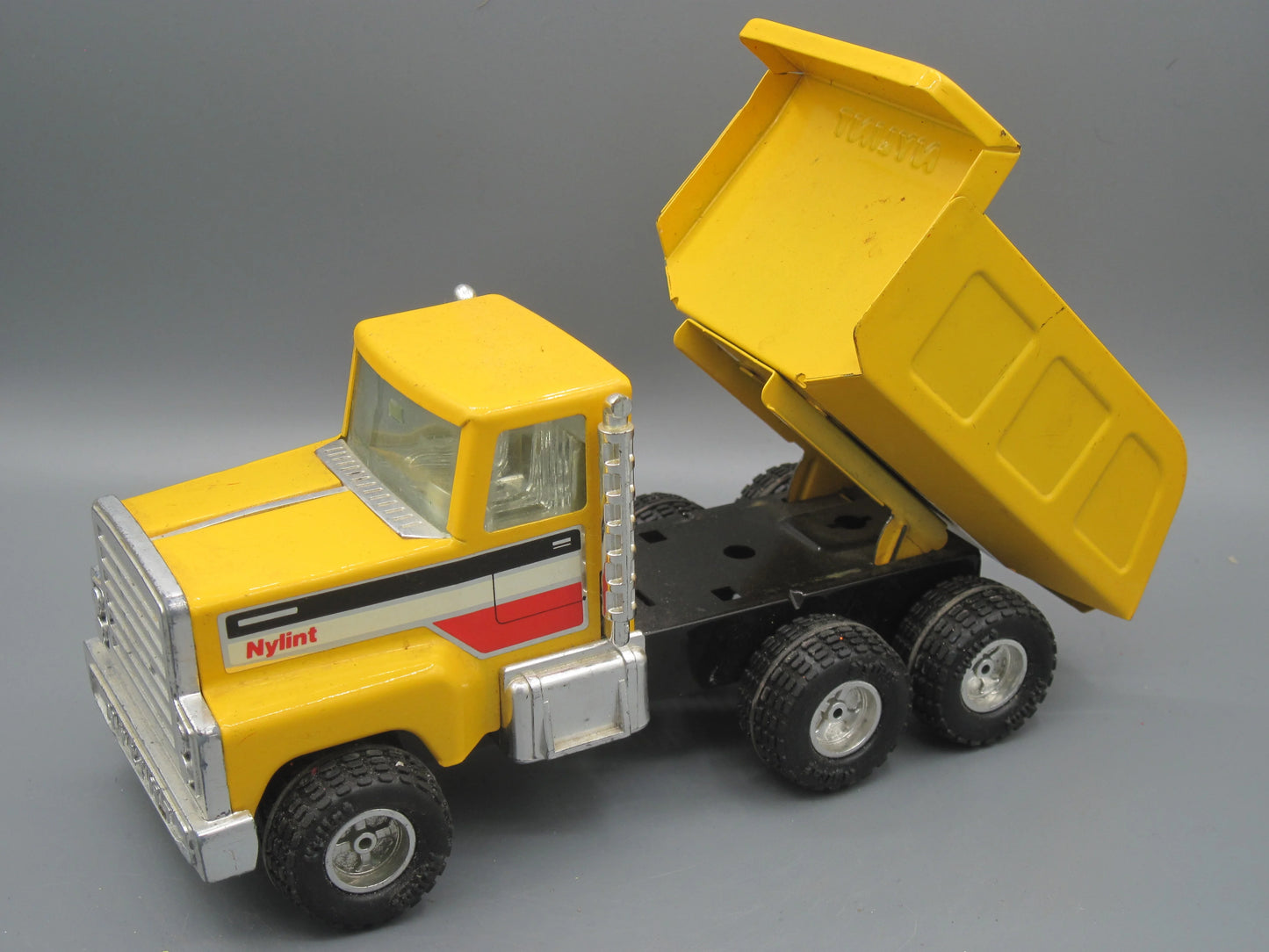 Nylint    Dump Truck  Yellow