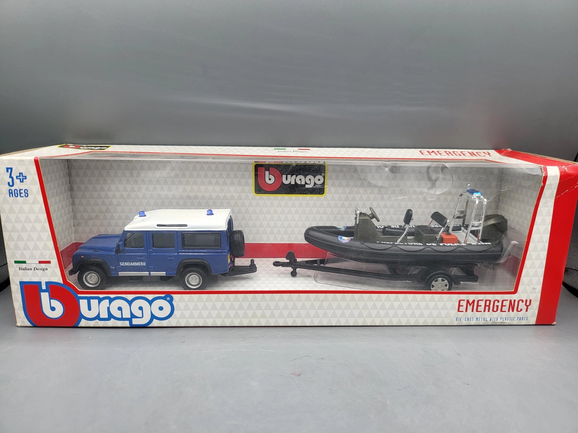 Bburago   Land Rover Defender 110 + Speedboat (Tow Set)  Blue, Black Gendarmerie, Police