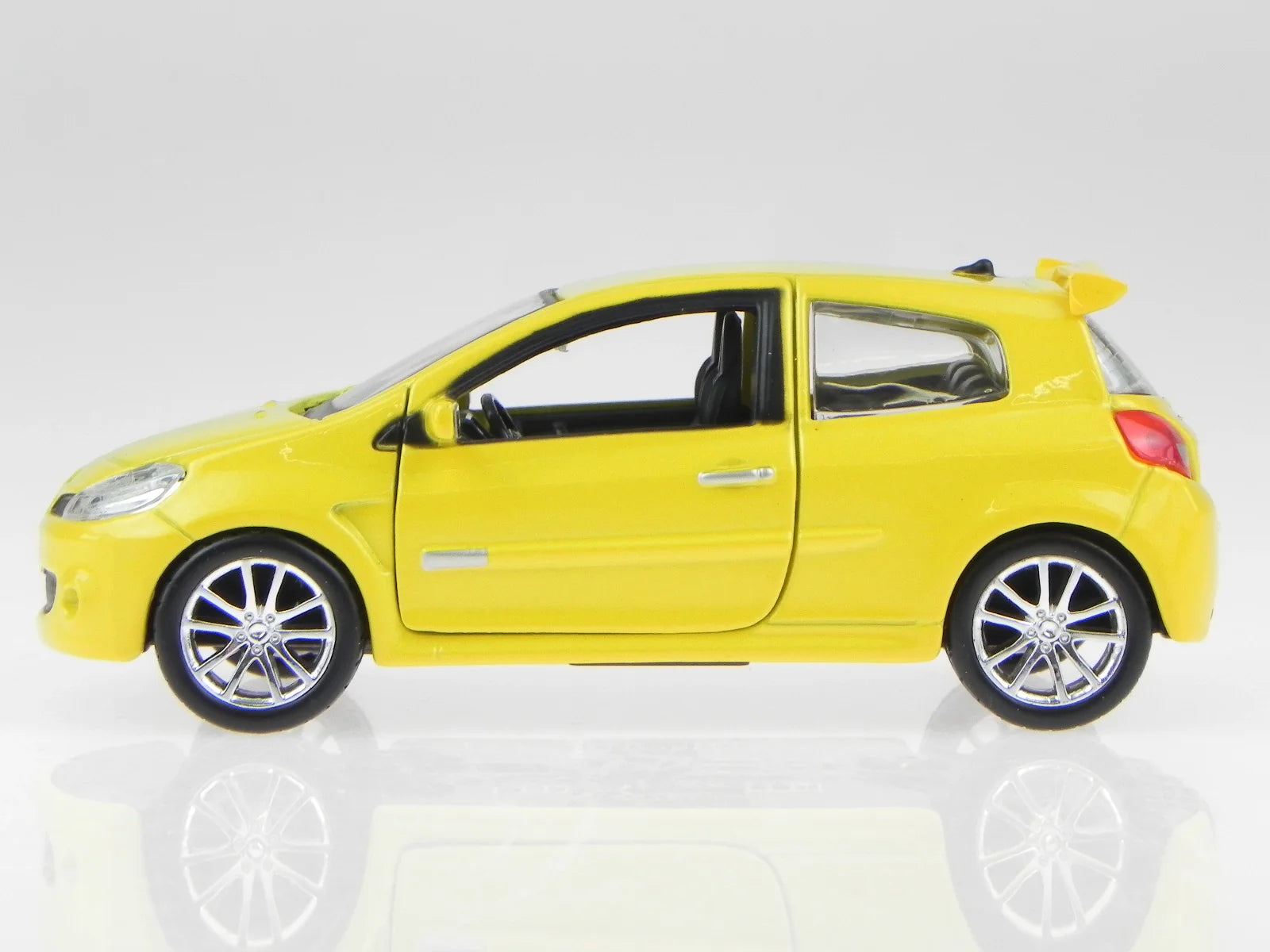 Bburago   Renault Clio Sport  Yellow