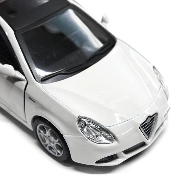 Bburago   Alfa Romeo  Giulietta  White 
