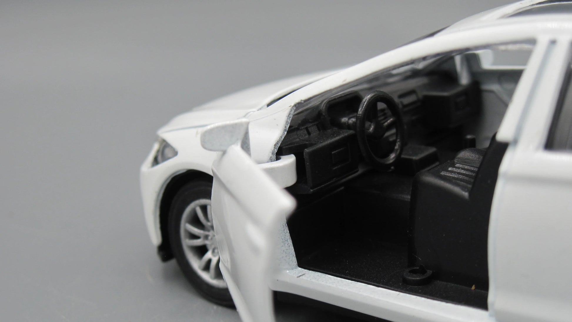 Hyundai Elantra  White