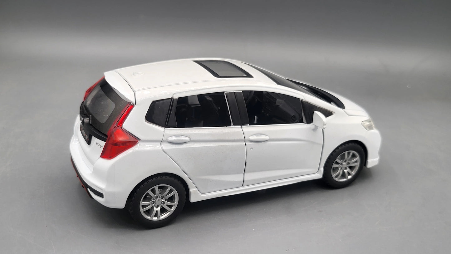 CHE ZHI   Honda Fit  White