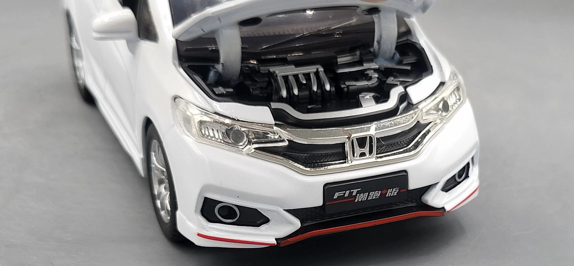 CHE ZHI   Honda Fit  White