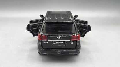CHE ZHI   Toyota Land Cruiser V8  Black