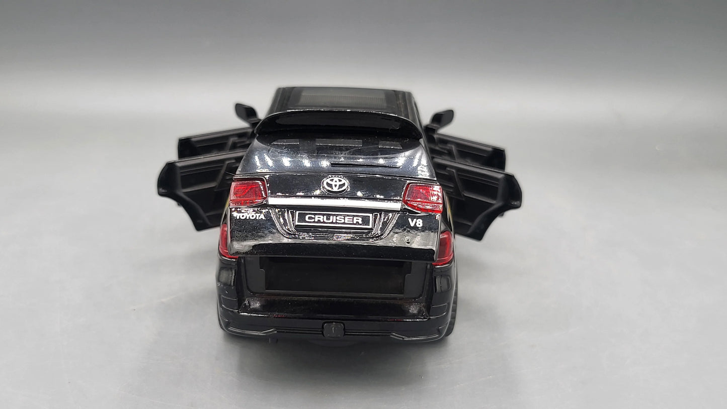 CHE ZHI   Toyota Land Cruiser V8  Black