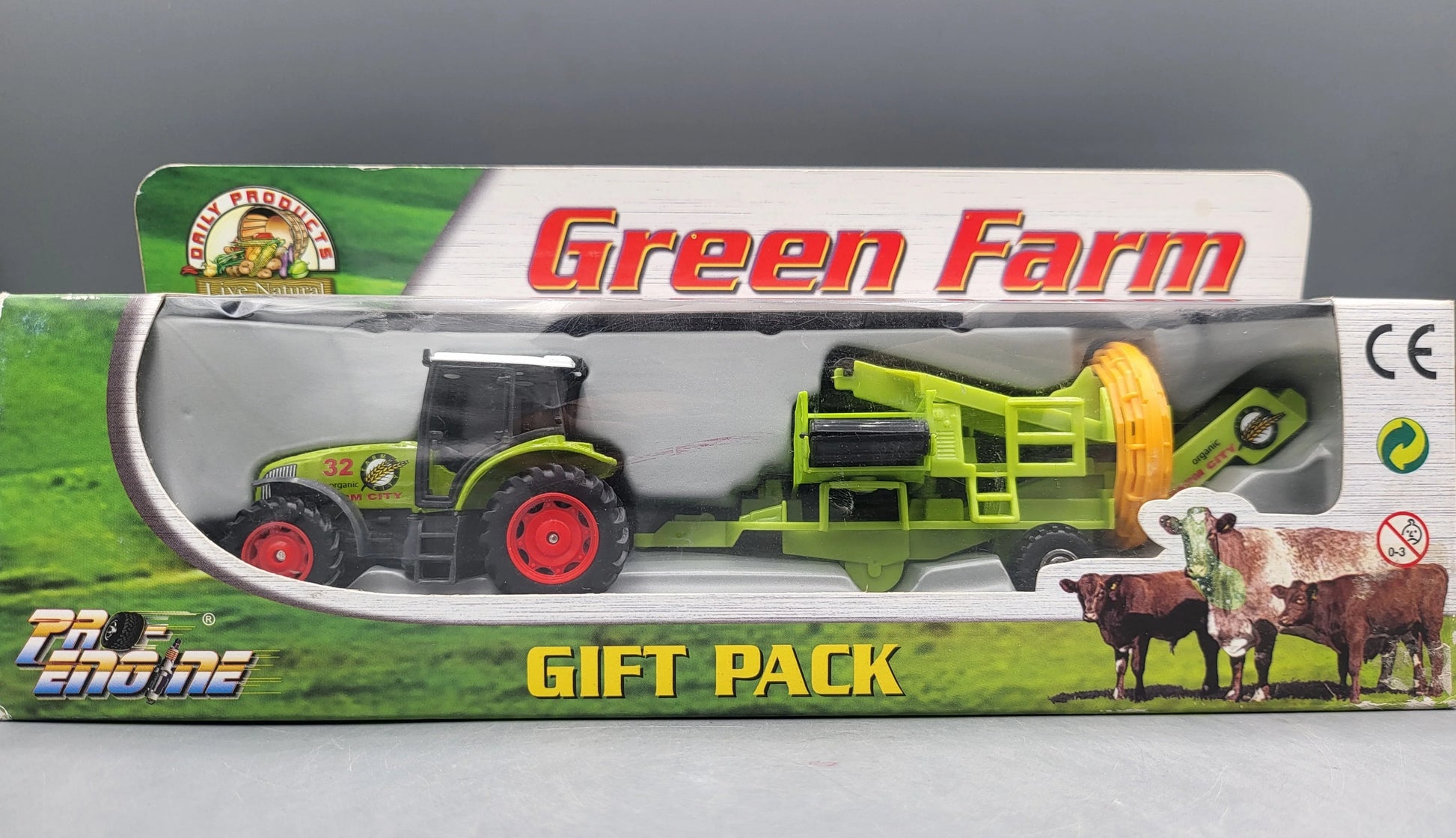 Green Farm    Tractor + Thrasher  Green