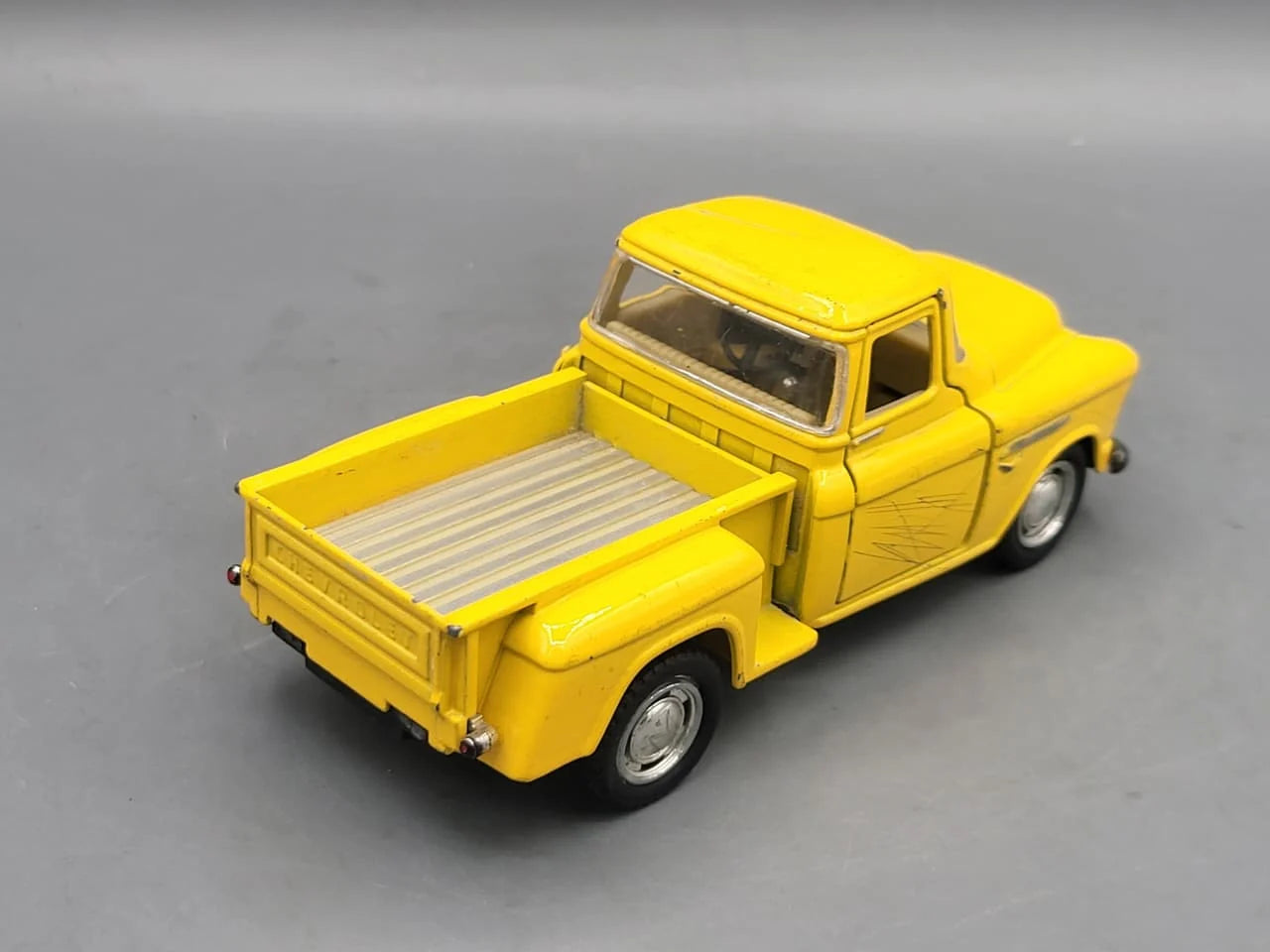 Kinsmart   Chevrolet Chevy Stepside  Yellow