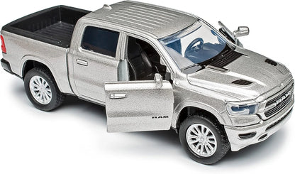 Motor Max  American Legend Dodge RAM 1500 Laramie Crew 2019 Silver