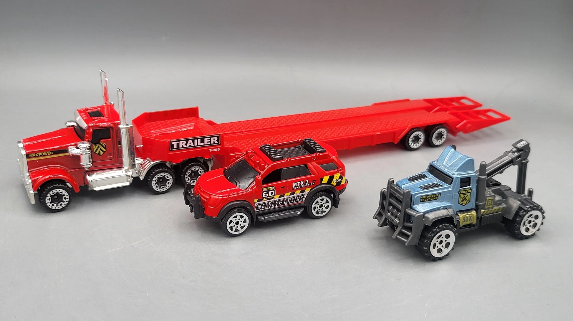 SunQ toys    Trailer + 2 vehicles  Red