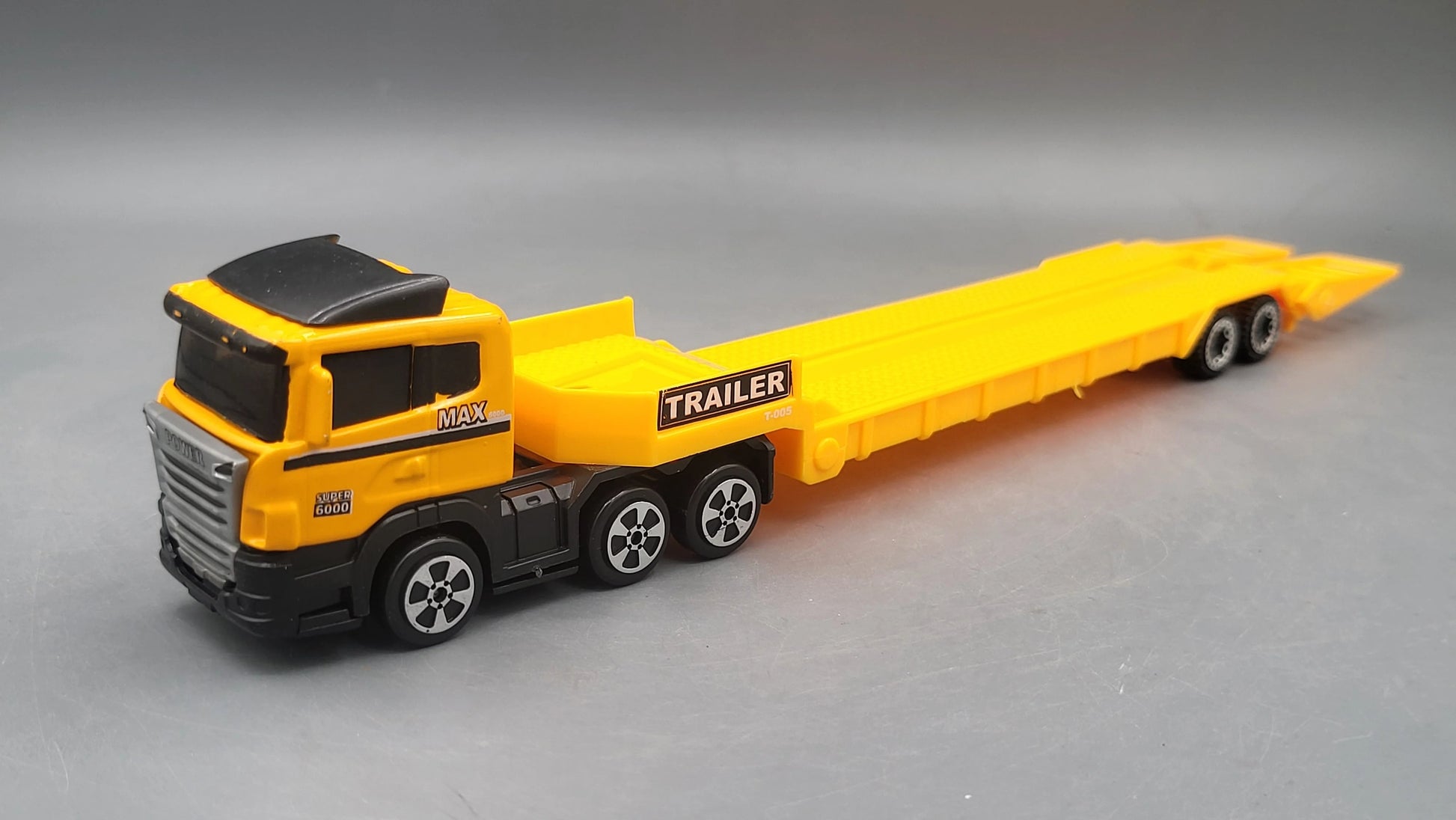 SunQ toys    Trailer + 2 vehicles  Yellow