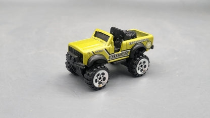 SunQ toys    Trailer + 2 vehicles  Yellow