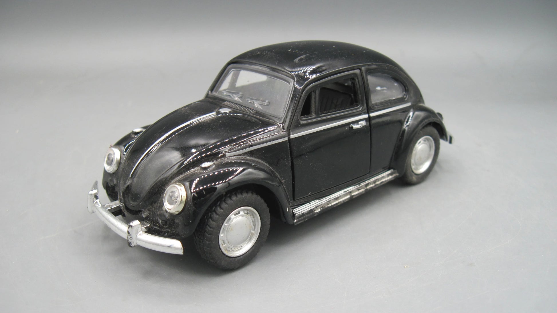 Tian Du   Volkswagen Inspiration: Classic Beetle 1967 Black Replica