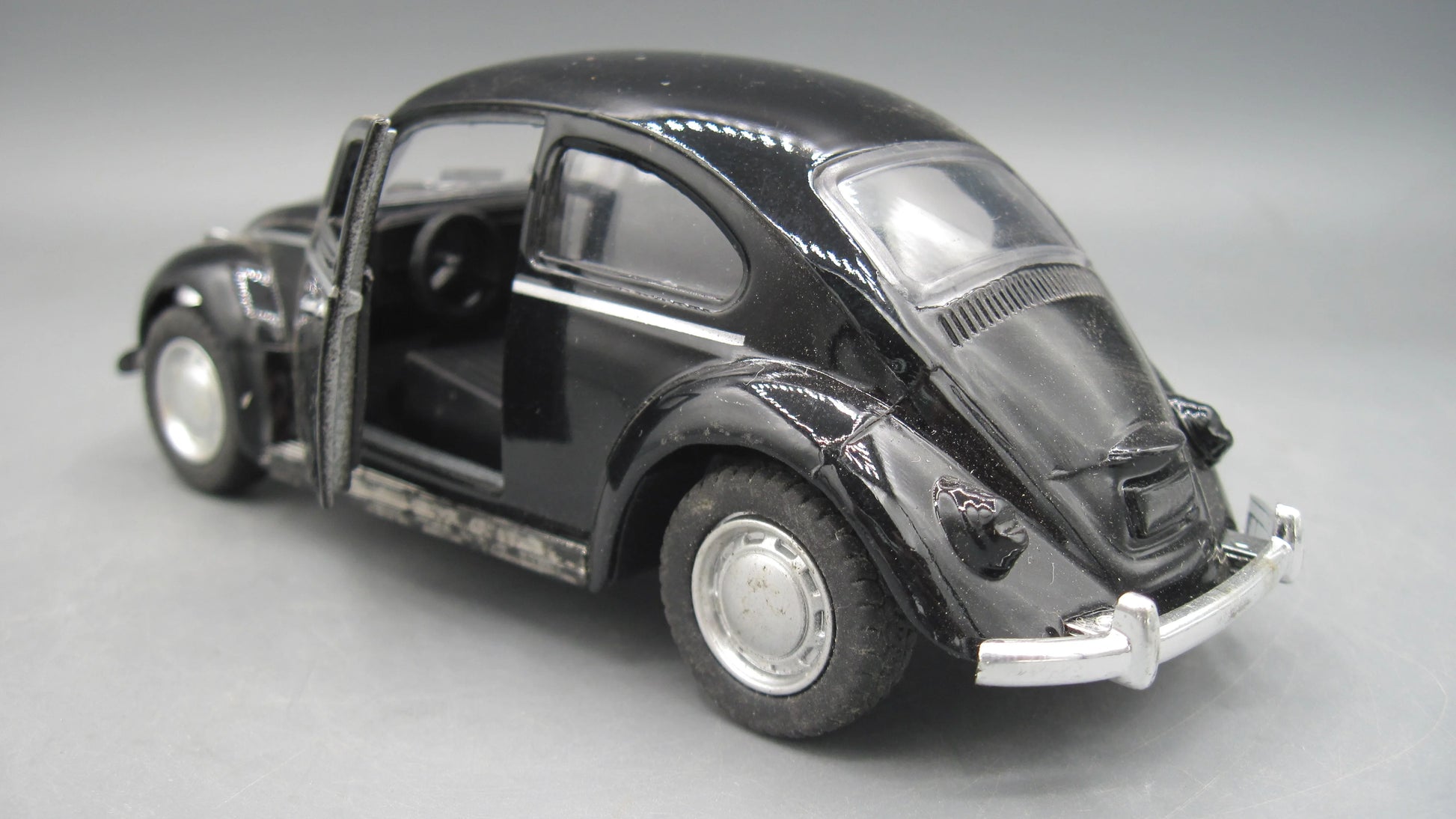 Tian Du   Volkswagen Inspiration: Classic Beetle 1967 Black Replica