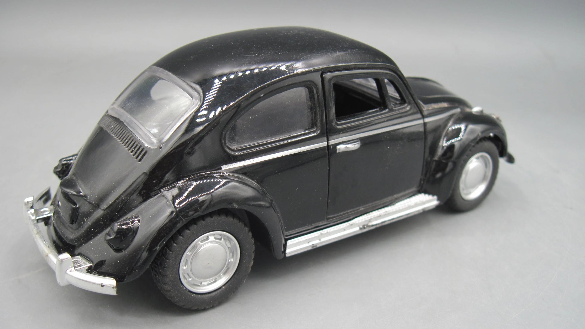 Tian Du   Volkswagen Inspiration: Classic Beetle 1967 Black Replica