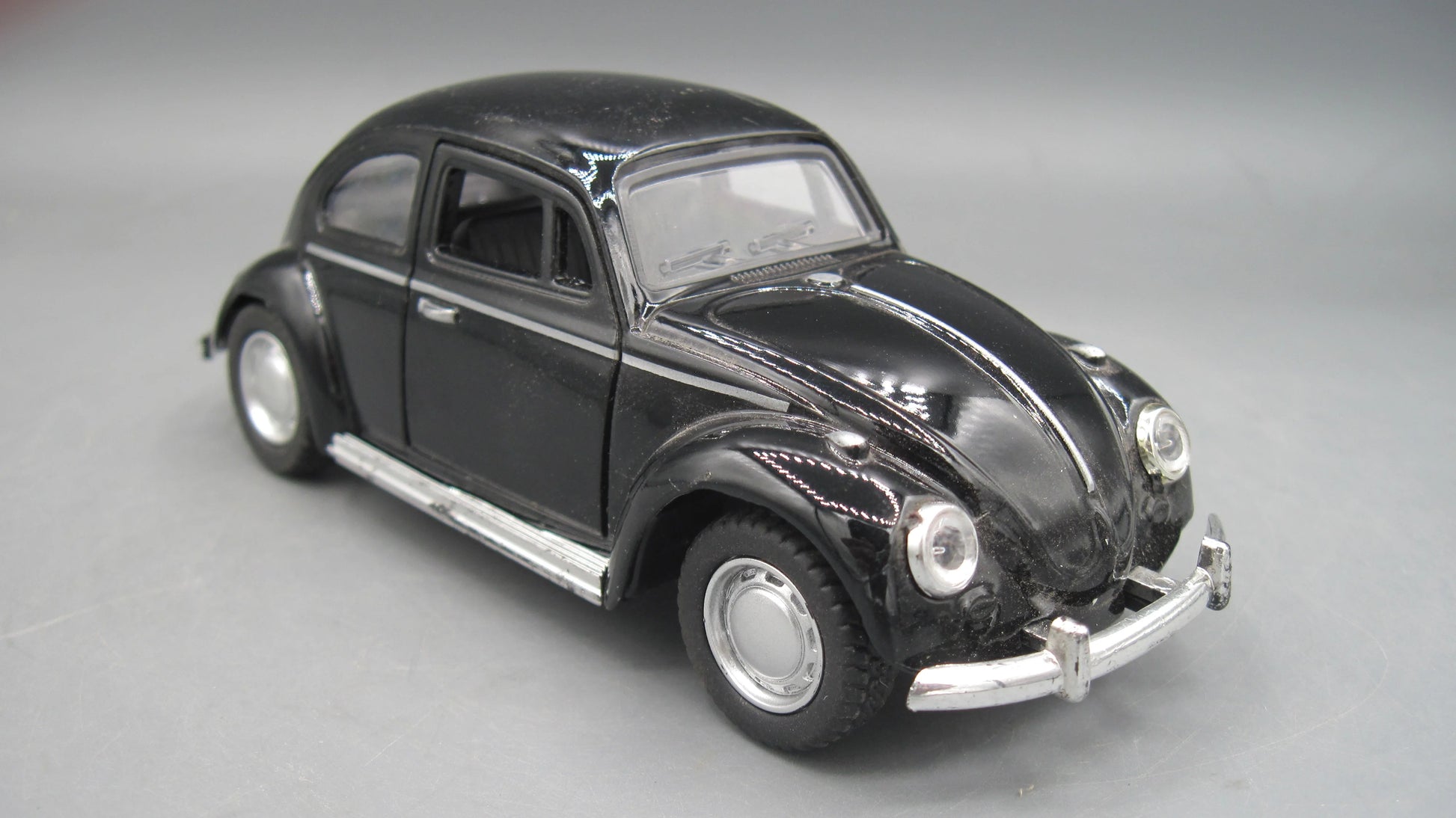 Tian Du   Volkswagen Inspiration: Classic Beetle 1967 Black Replica