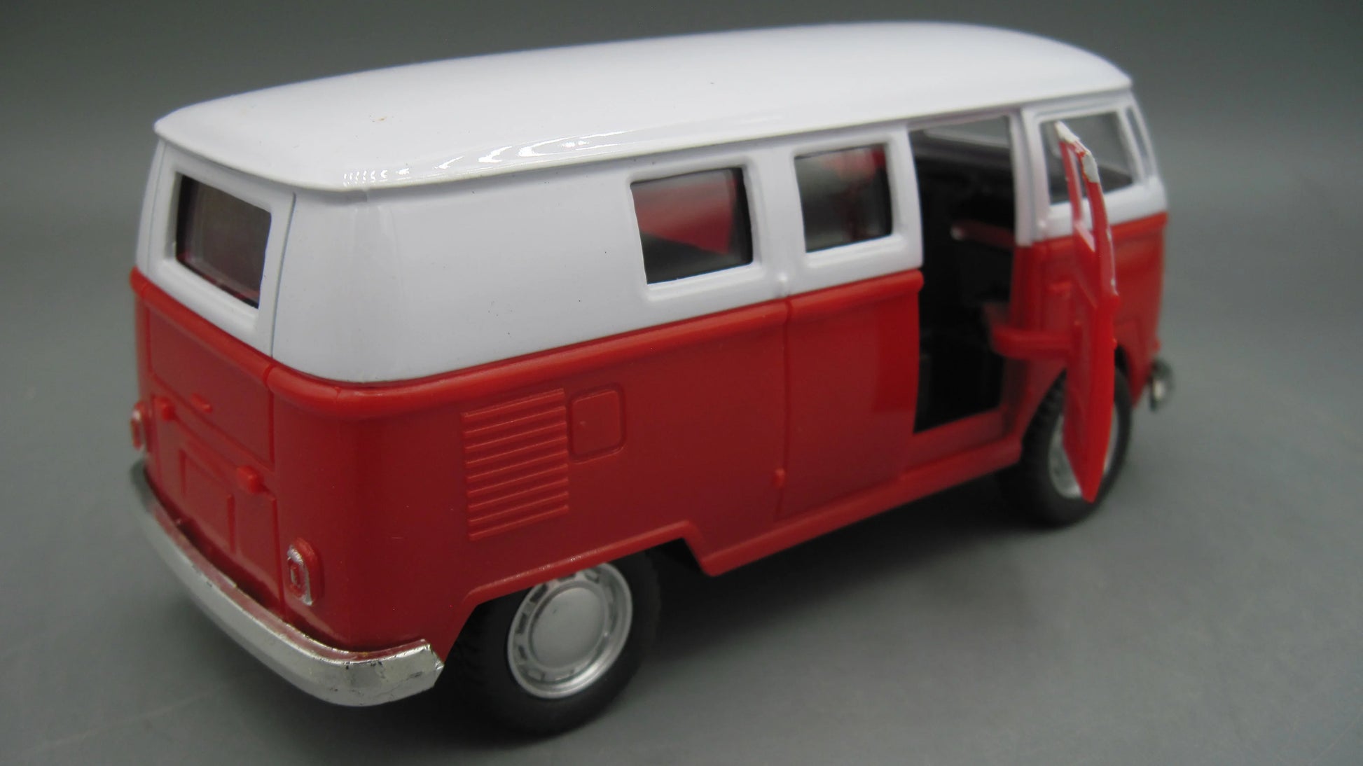 Tian Du   Volkswagen Microbus  Red, White Replica