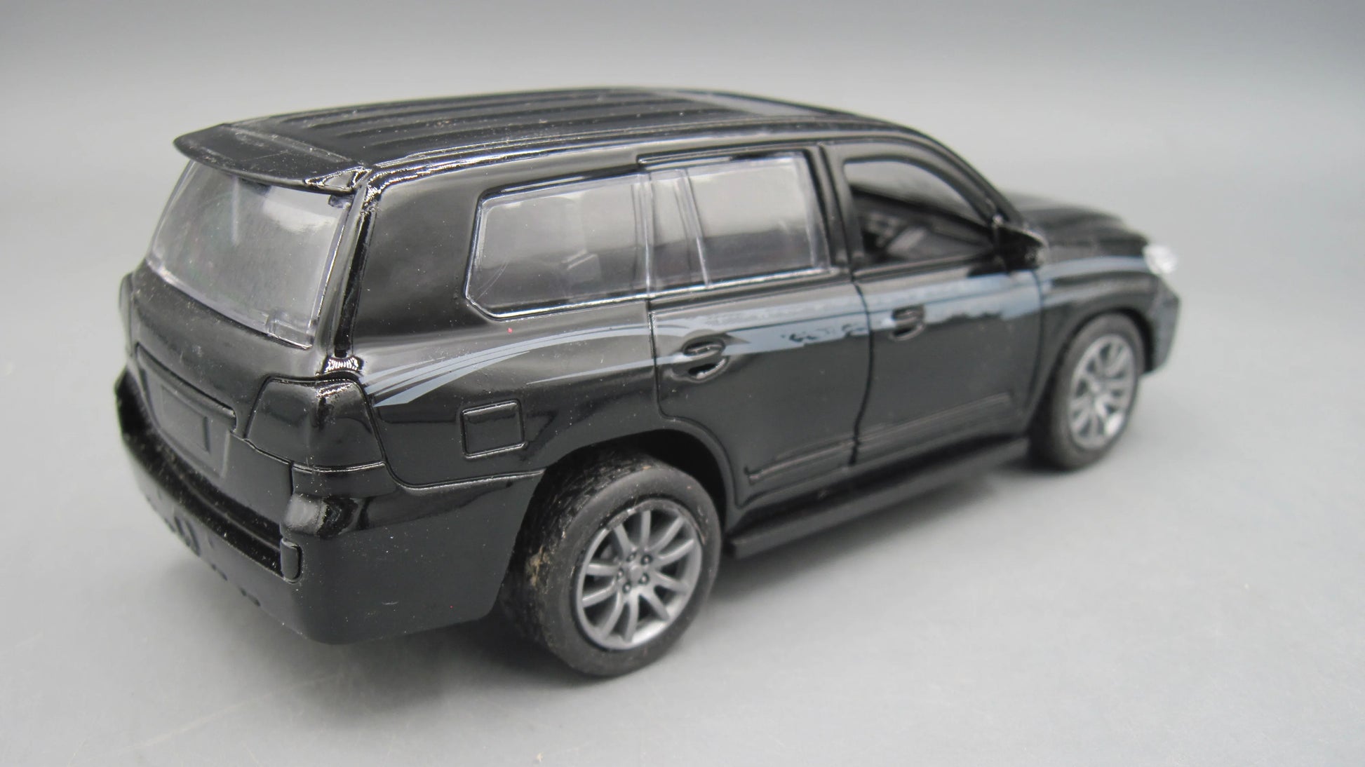 Tian Du   Toyota Inspiration: Land Cruiser  Black Replica