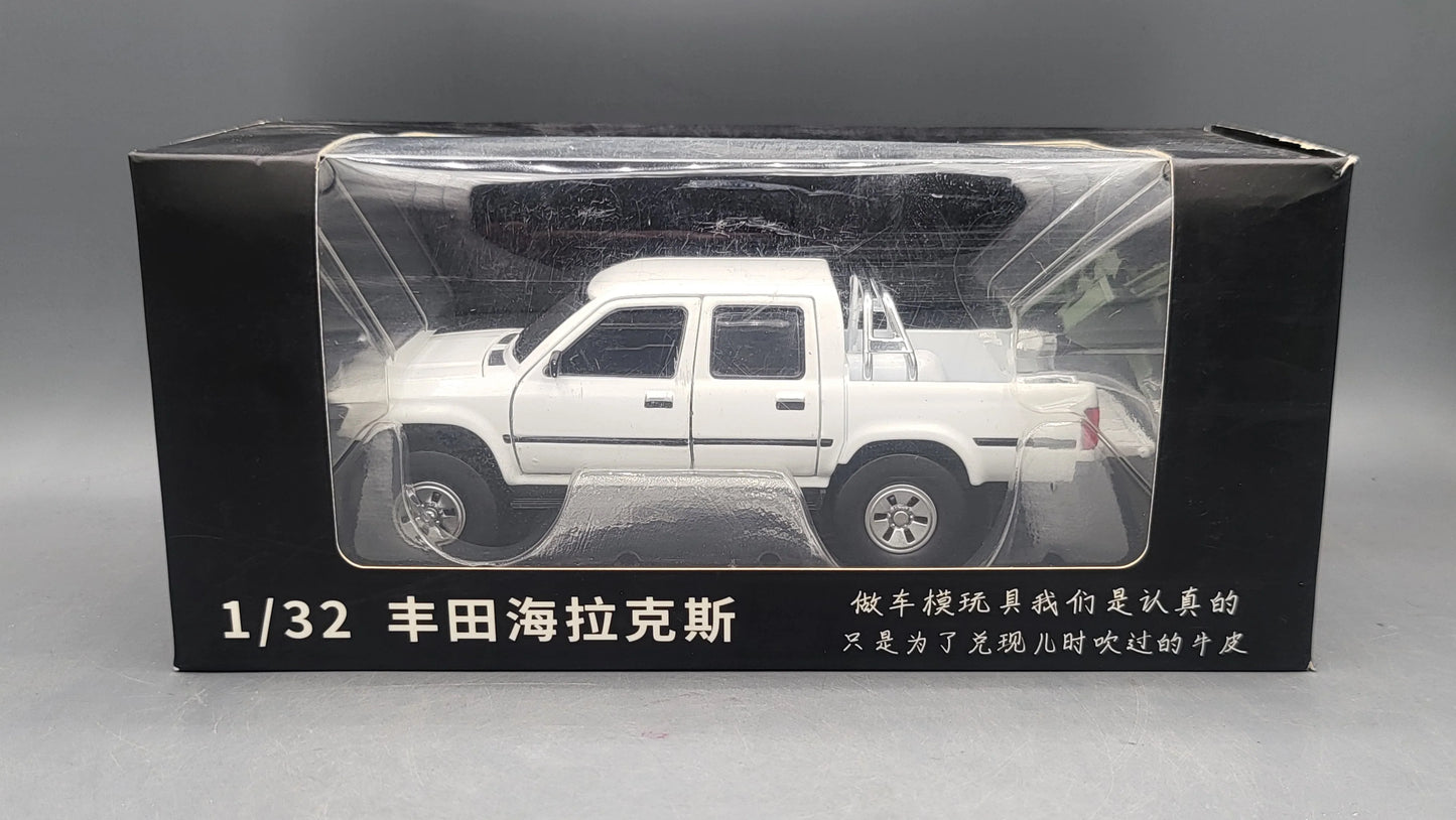 Toyota Hilux  White