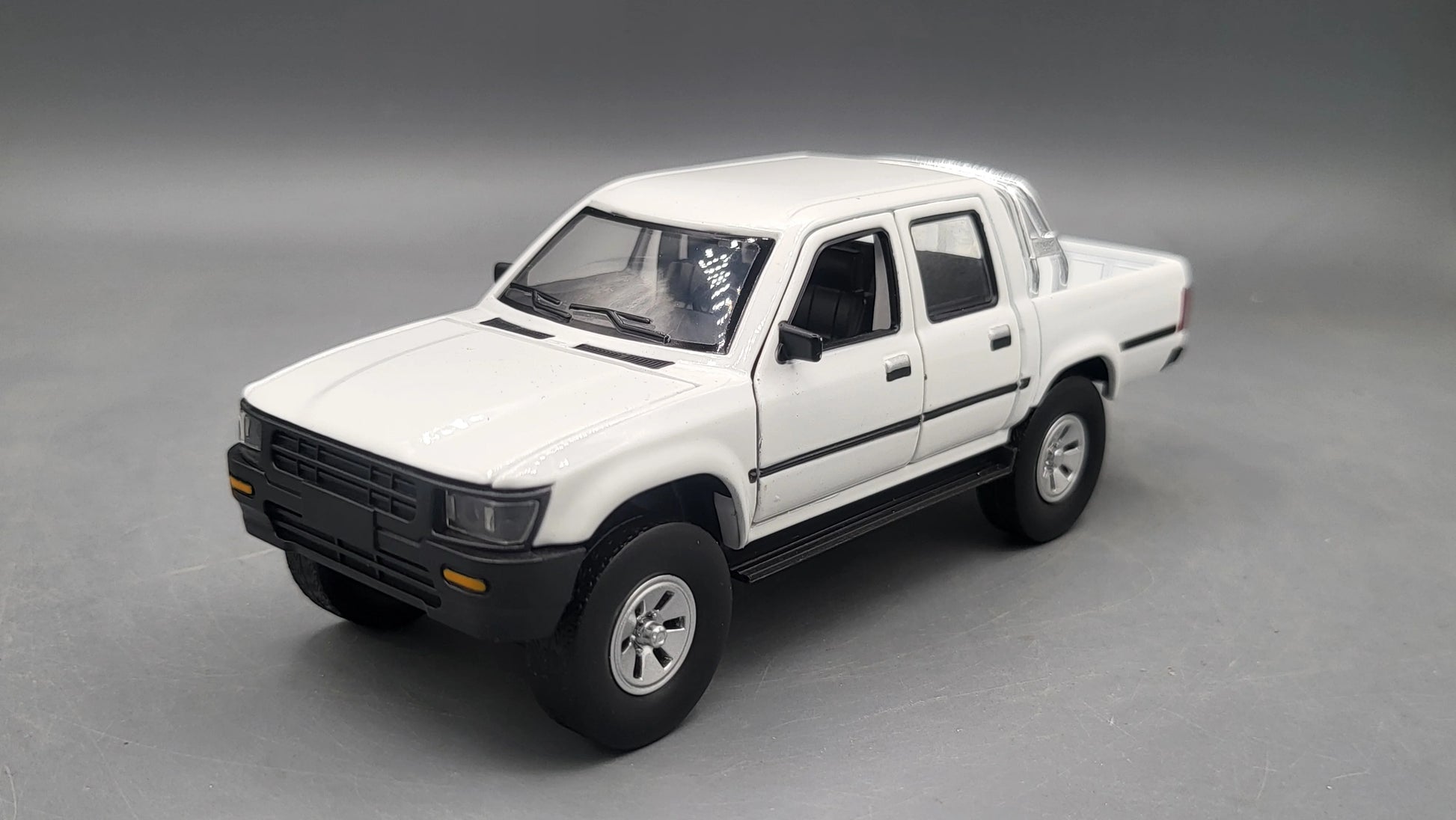 Toyota Hilux  White