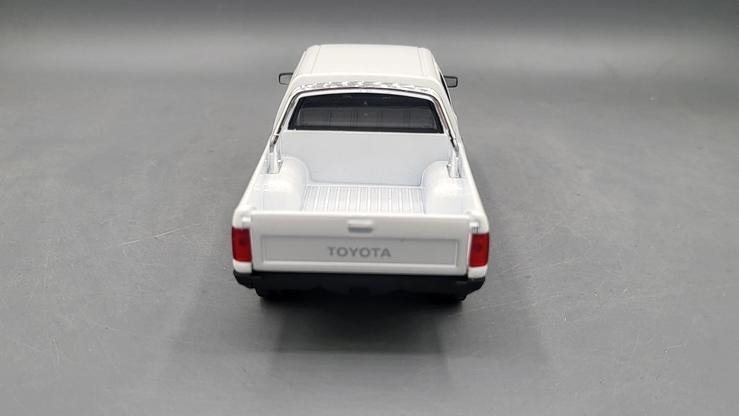 Toyota Hilux  White