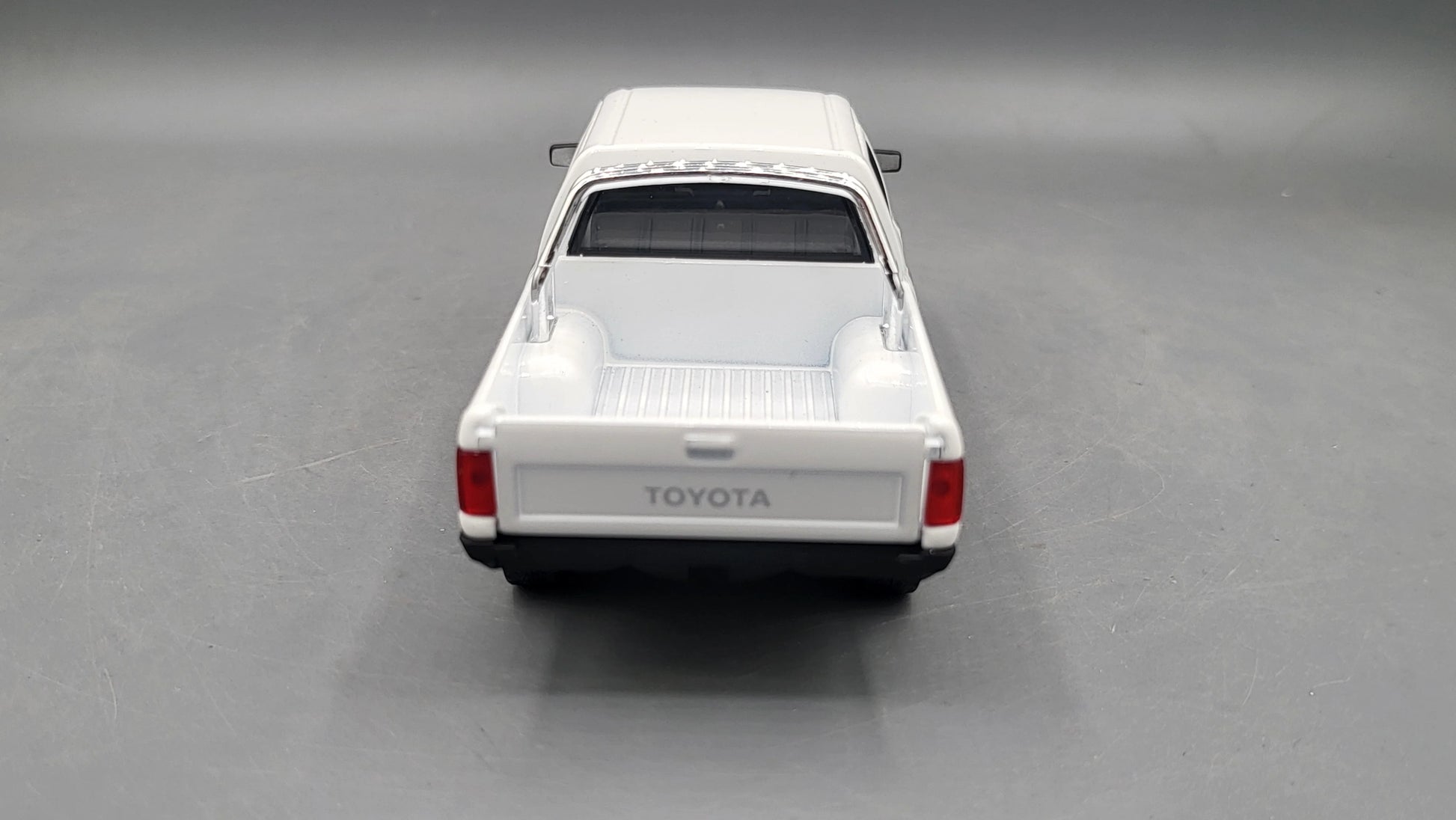 Toyota Hilux  White