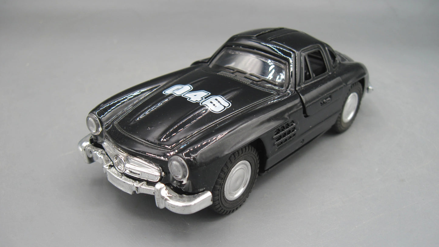 XU LI   Mercedes Benz 300 SL  Black