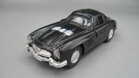 XU LI   Mercedes Benz 300 SL  Black