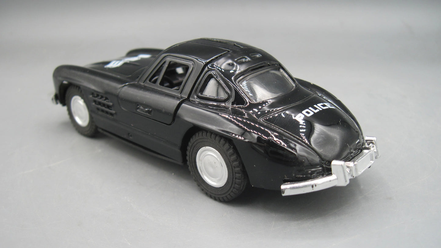 XU LI   Mercedes Benz 300 SL  Black