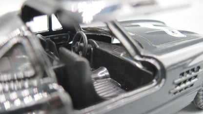 XU LI   Mercedes Benz 300 SL  Black