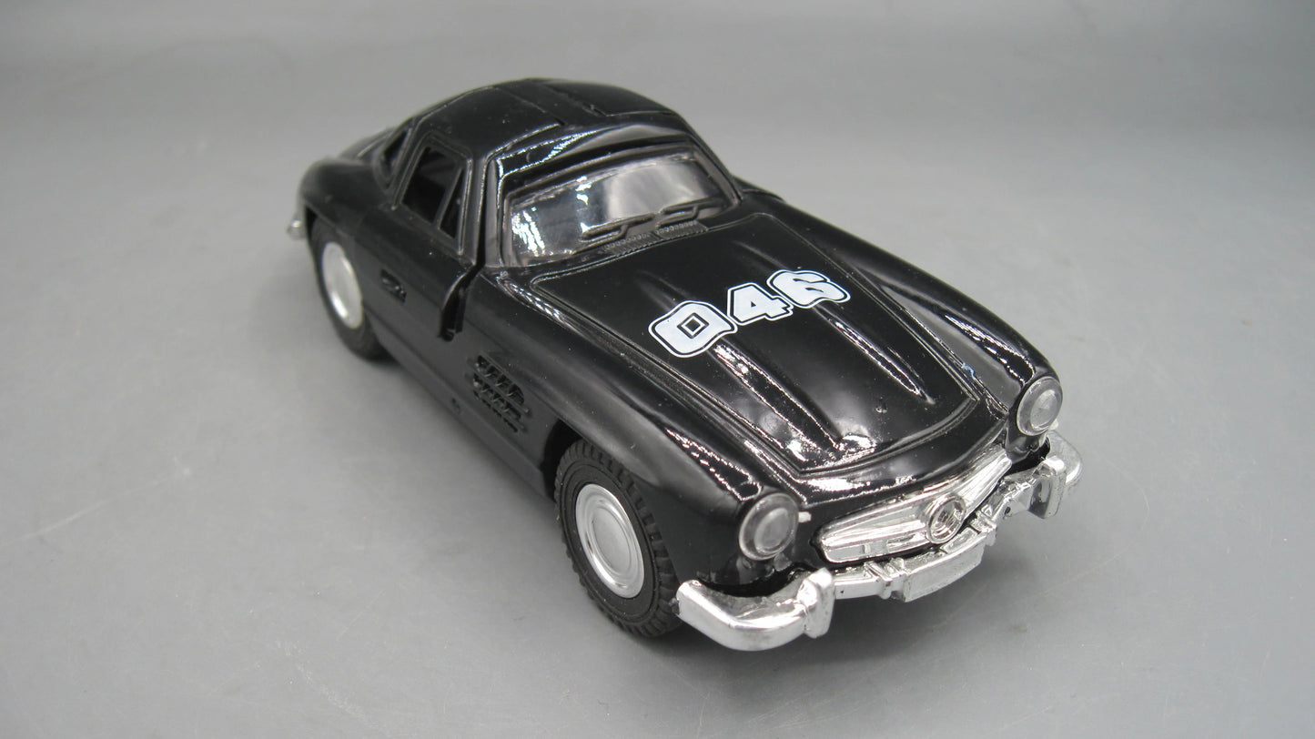 XU LI   Mercedes Benz 300 SL  Black