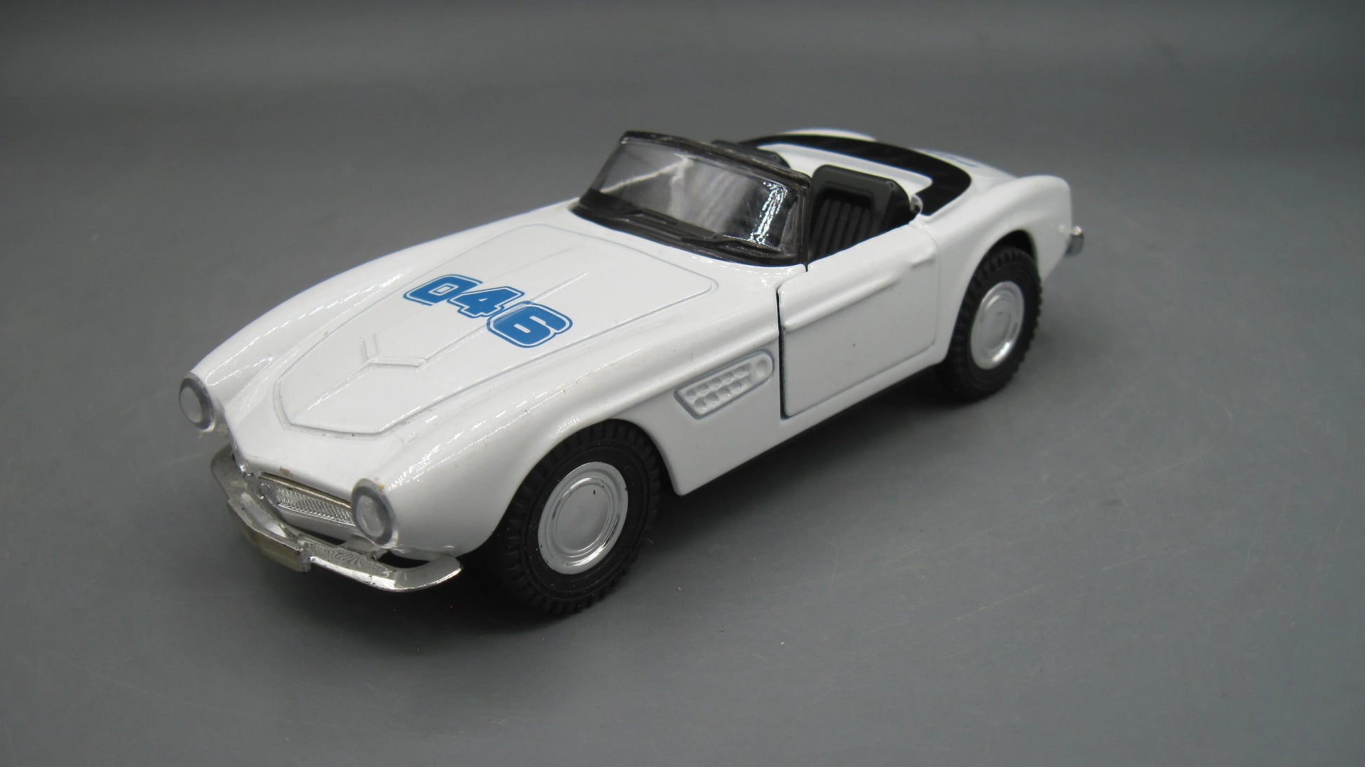 XU LI   BMW 507 Convertible  White