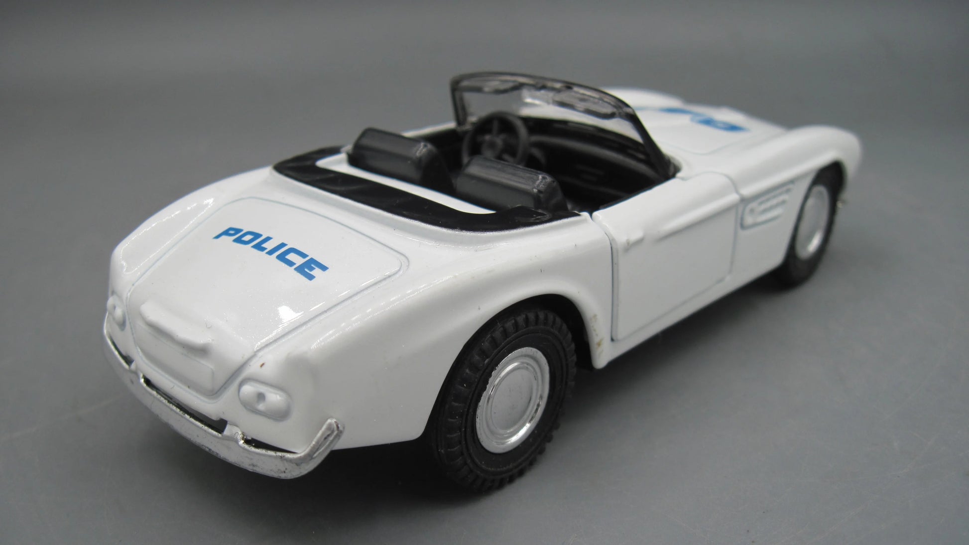 XU LI   BMW 507 Convertible  White