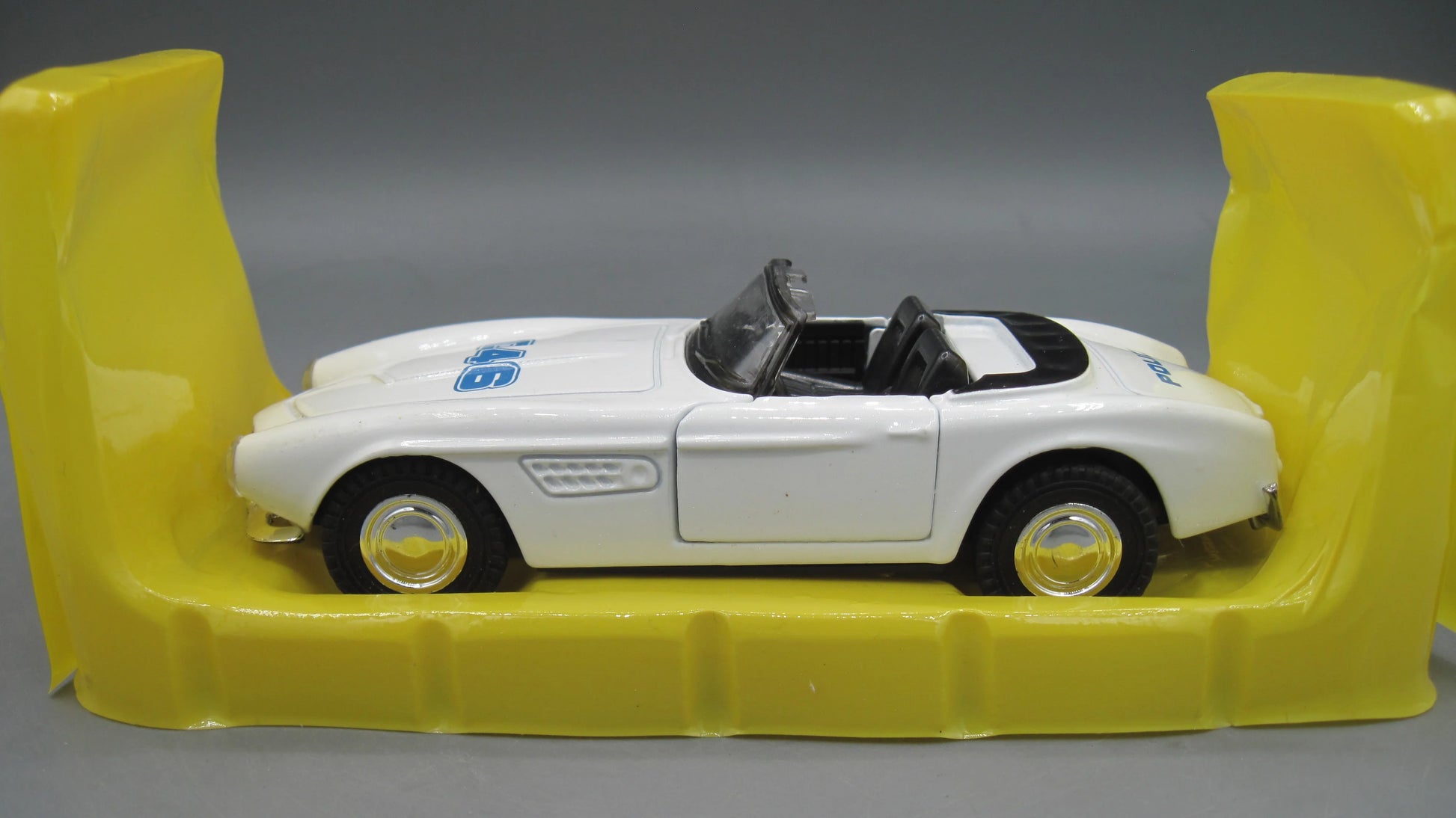 XU LI   BMW 507 Convertible  White