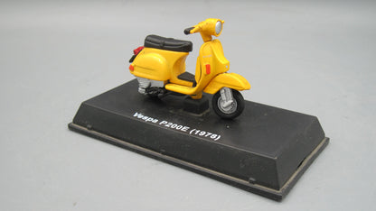 New-Ray   Vespa P200E 1978 Yellow