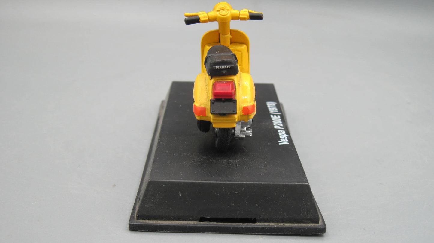 New-Ray   Vespa P200E 1978 Yellow