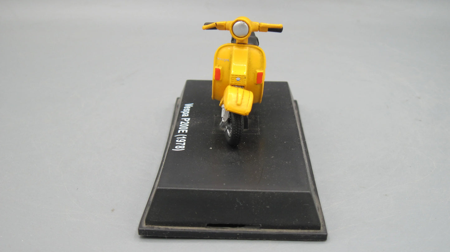 New-Ray   Vespa P200E 1978 Yellow