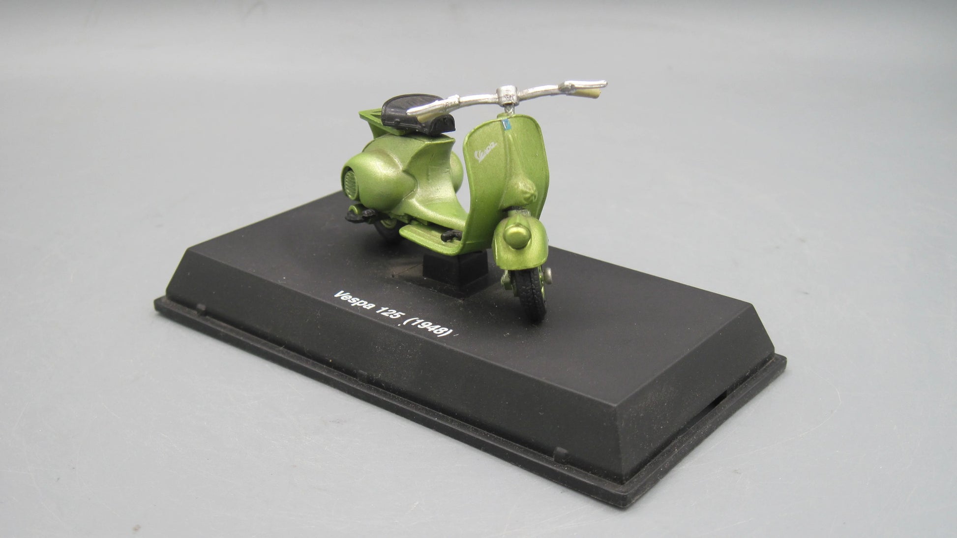 New-Ray   Vespa 125 1948 Green