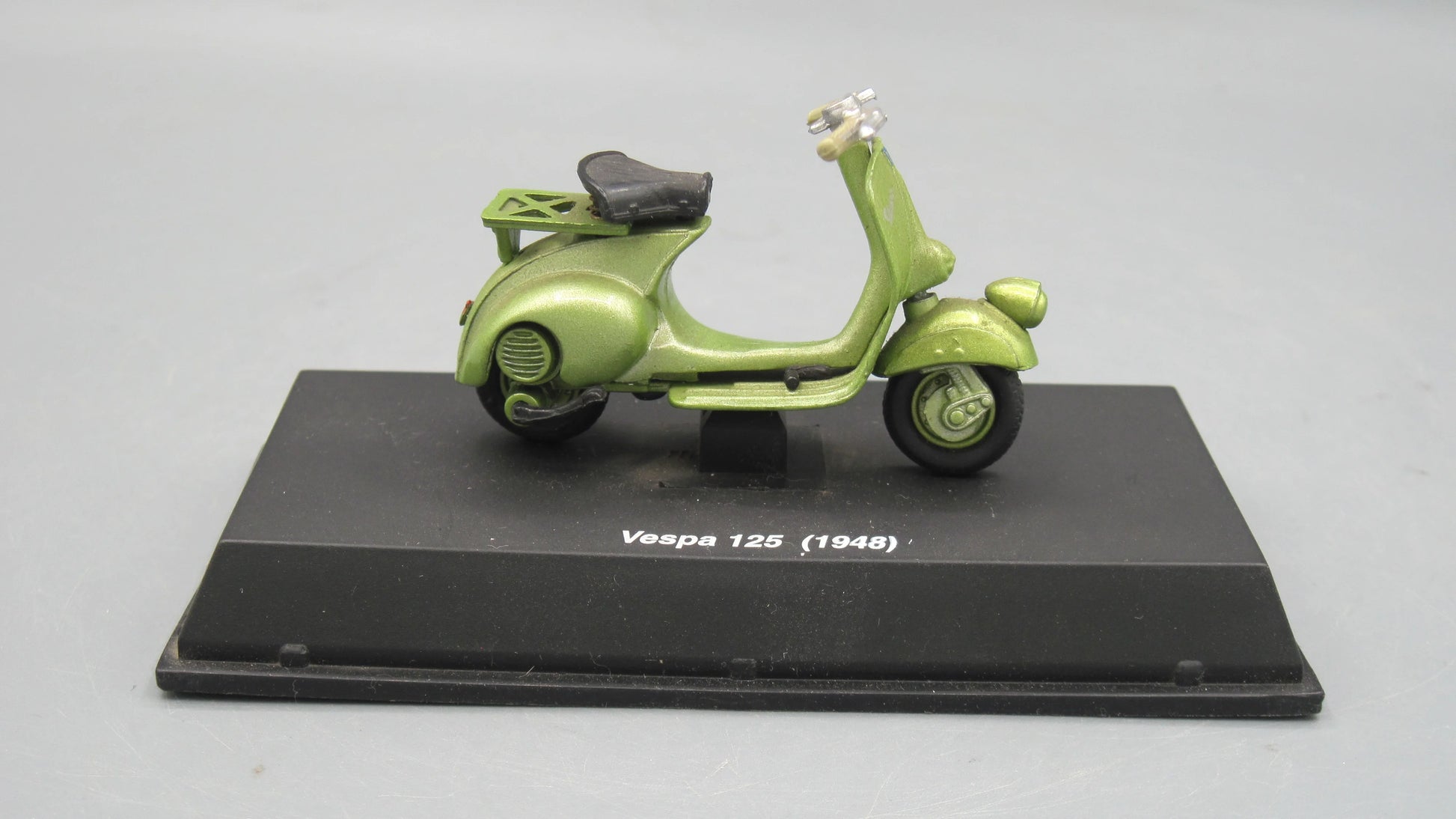 New-Ray   Vespa 125 1948 Green