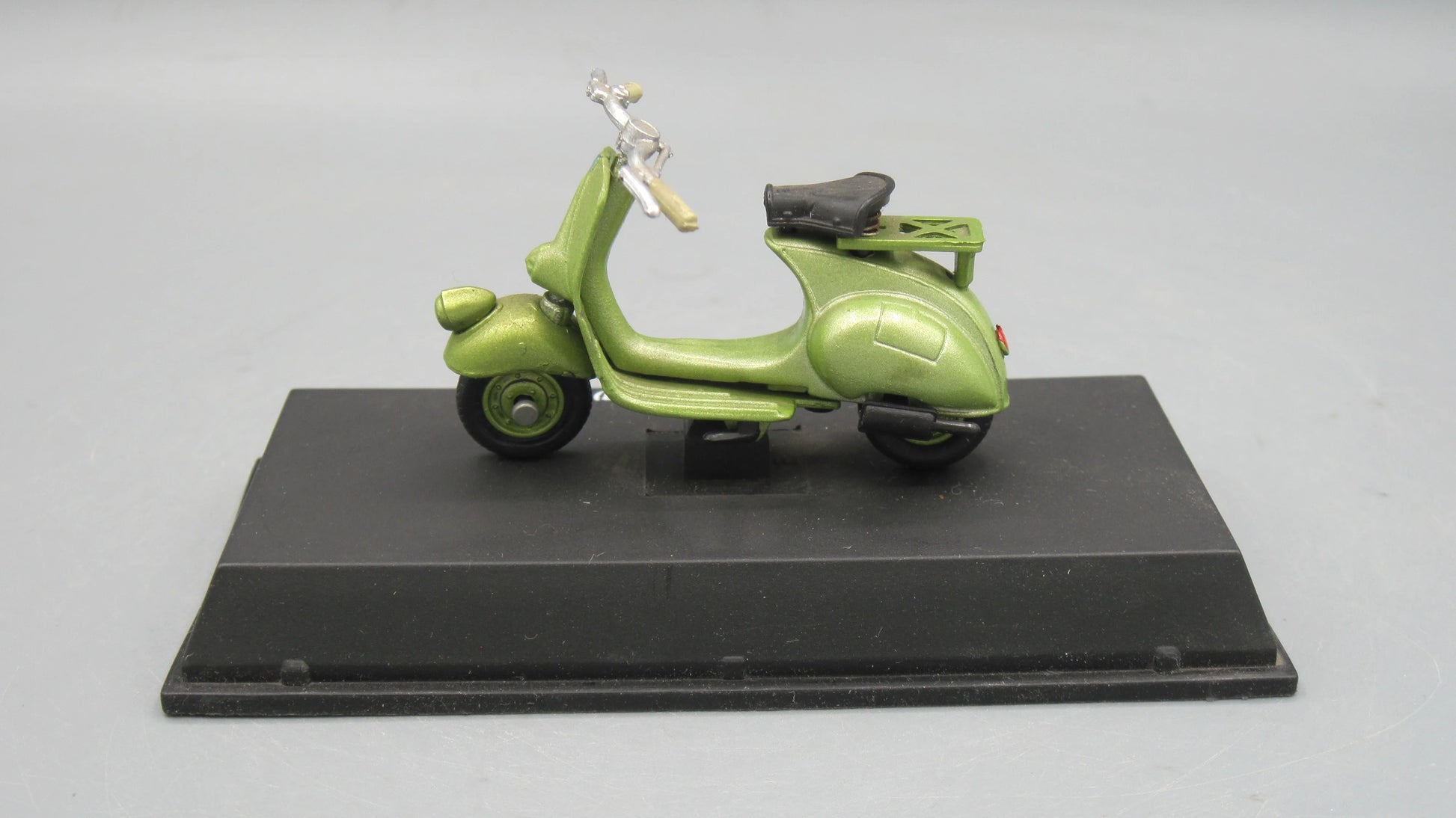 New-Ray   Vespa 125 1948 Green