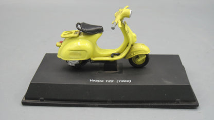 New-Ray   Vespa 125 1960 Yellow