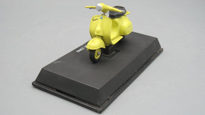 New-Ray   Vespa 125 1960 Yellow