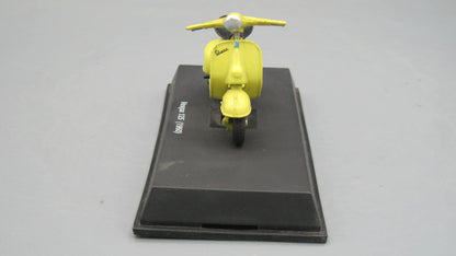 New-Ray   Vespa 125 1960 Yellow