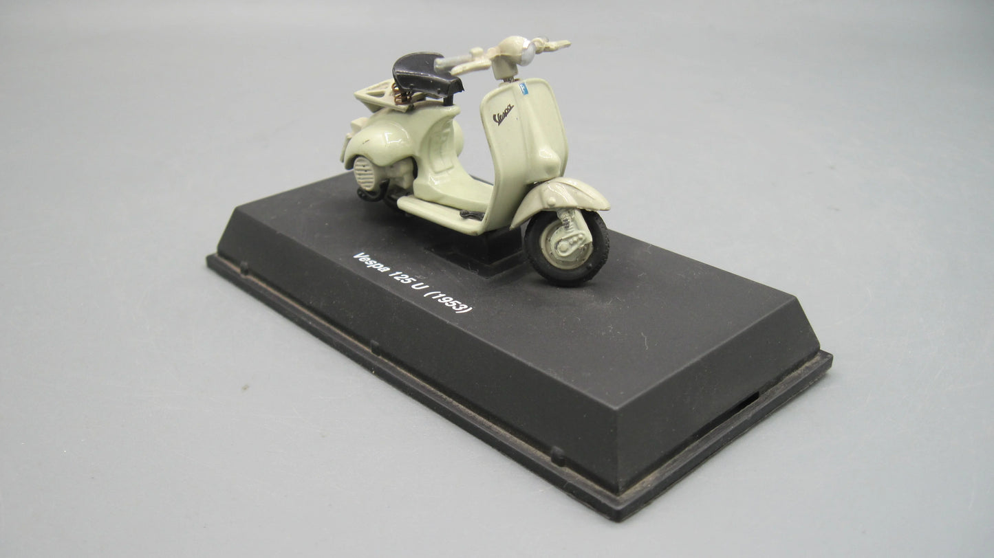 New-Ray   Vespa 125 U 1953 Grey