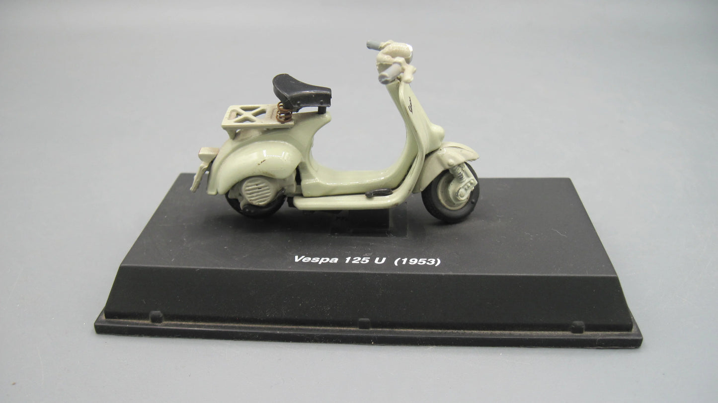 New-Ray   Vespa 125 U 1953 Grey