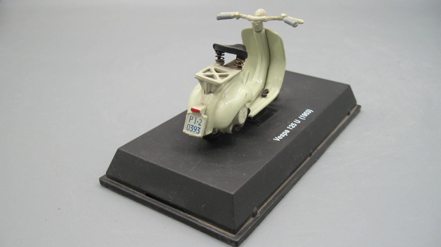New-Ray   Vespa 125 U 1953 Grey